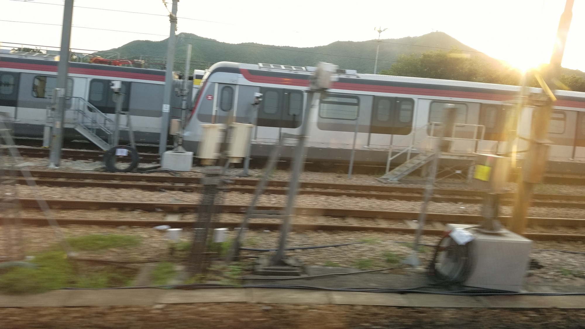 劣图: 沙中线过海段(南北走廊)新列车