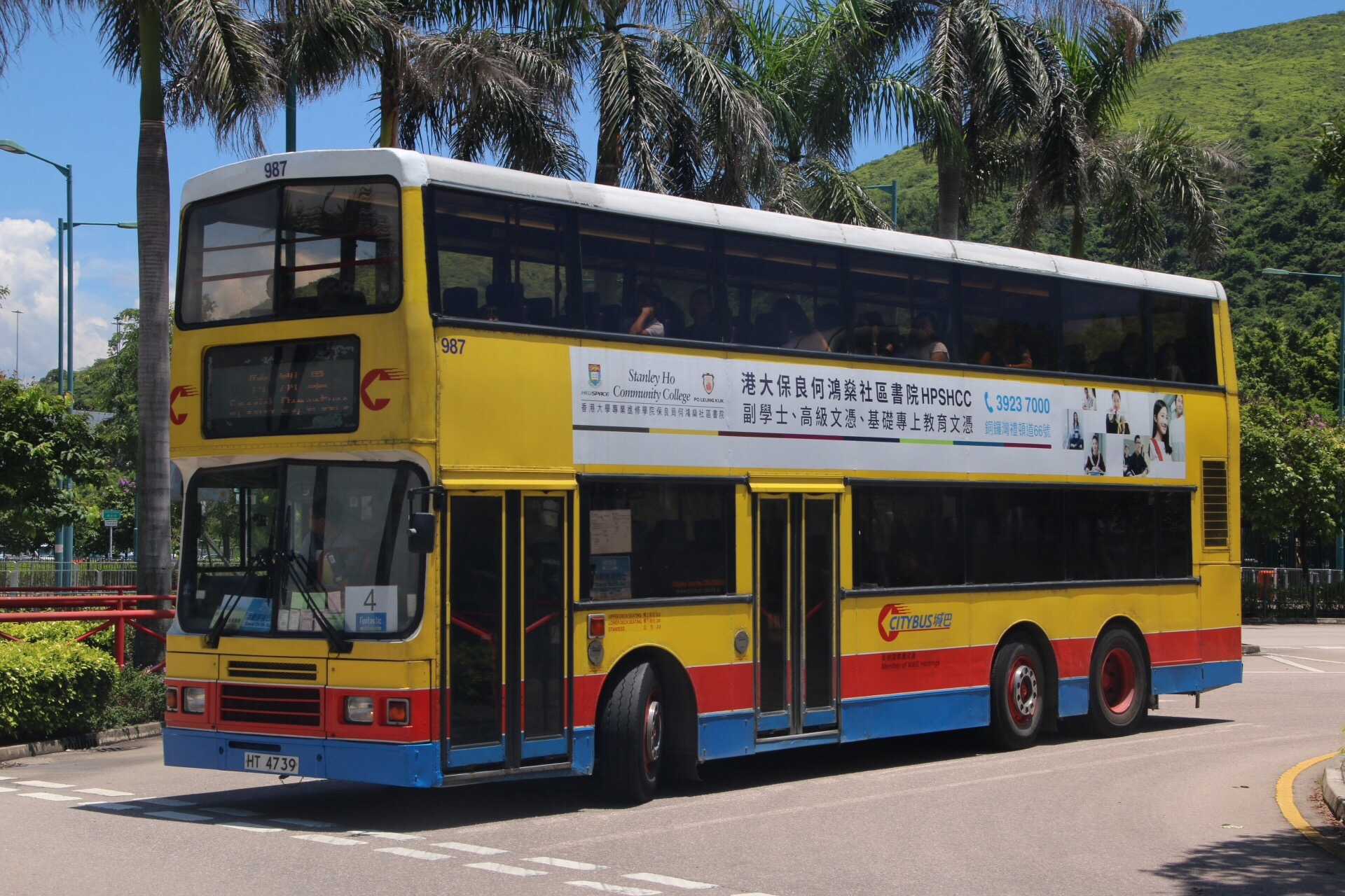 非专城巴 愉景湾活动穿梭巴士 (多相)