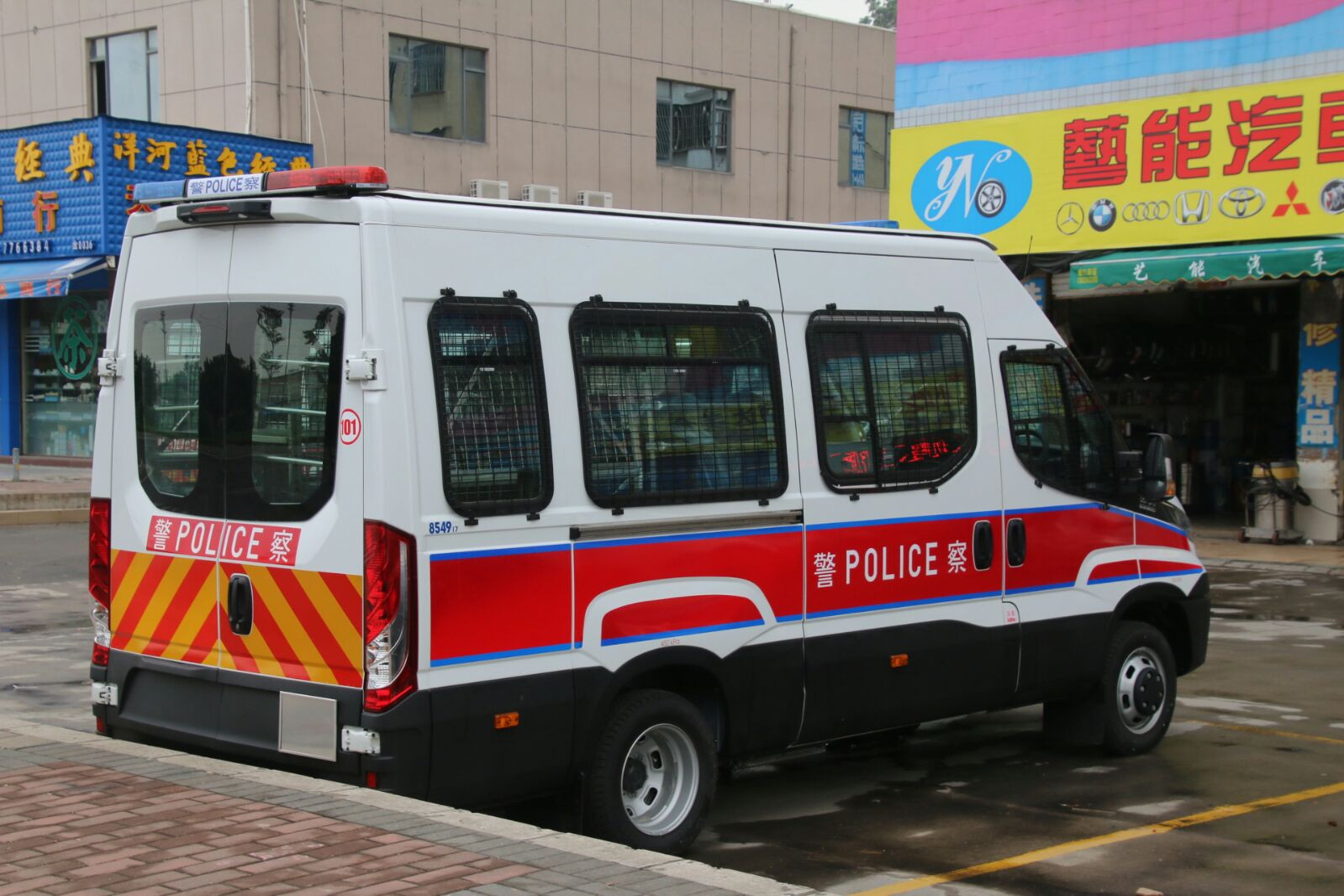香港警队有哪些现役警车？ - 知乎