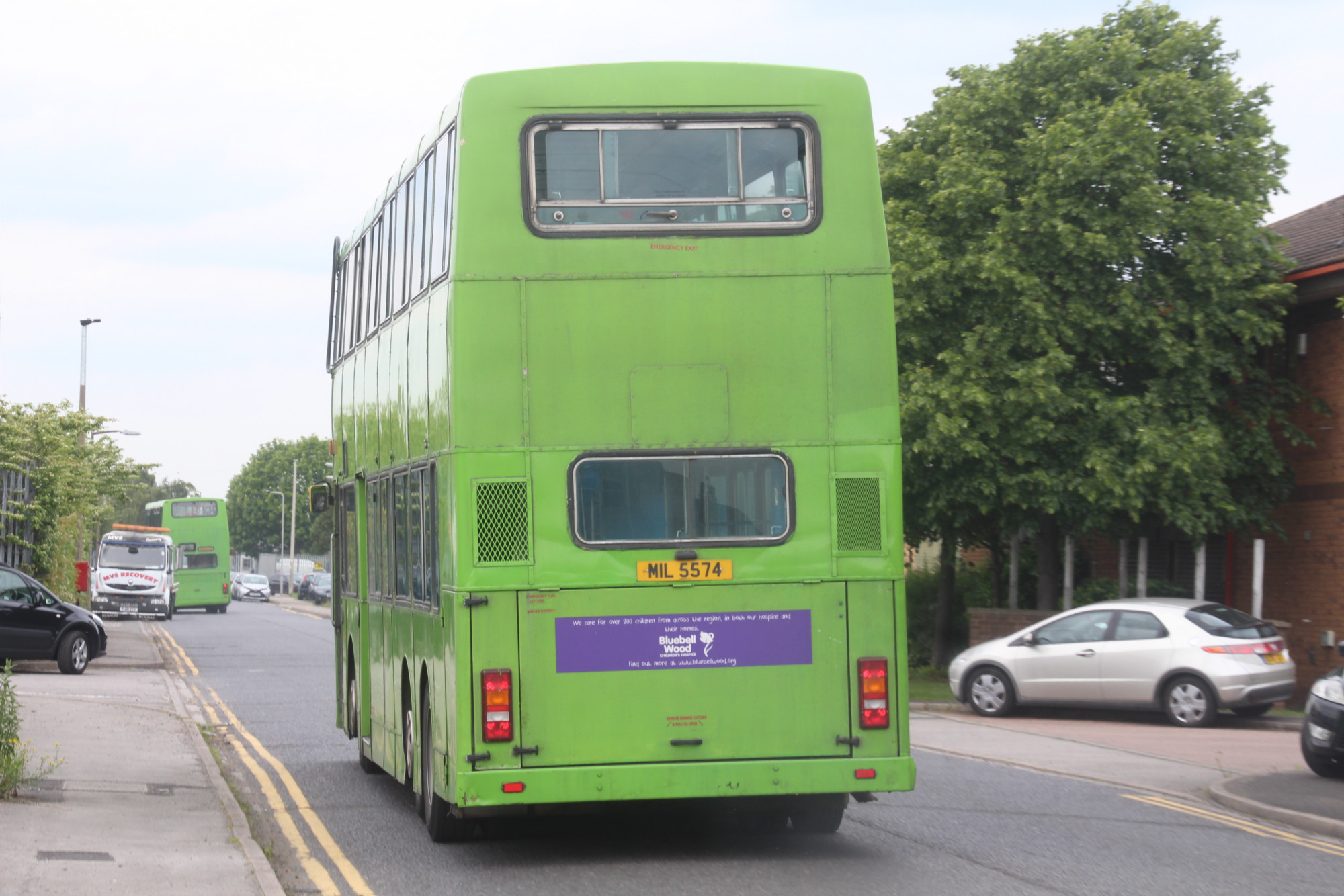 上年六月英格兰south yorkshire brightbus结业前光辉岁月(好多相)