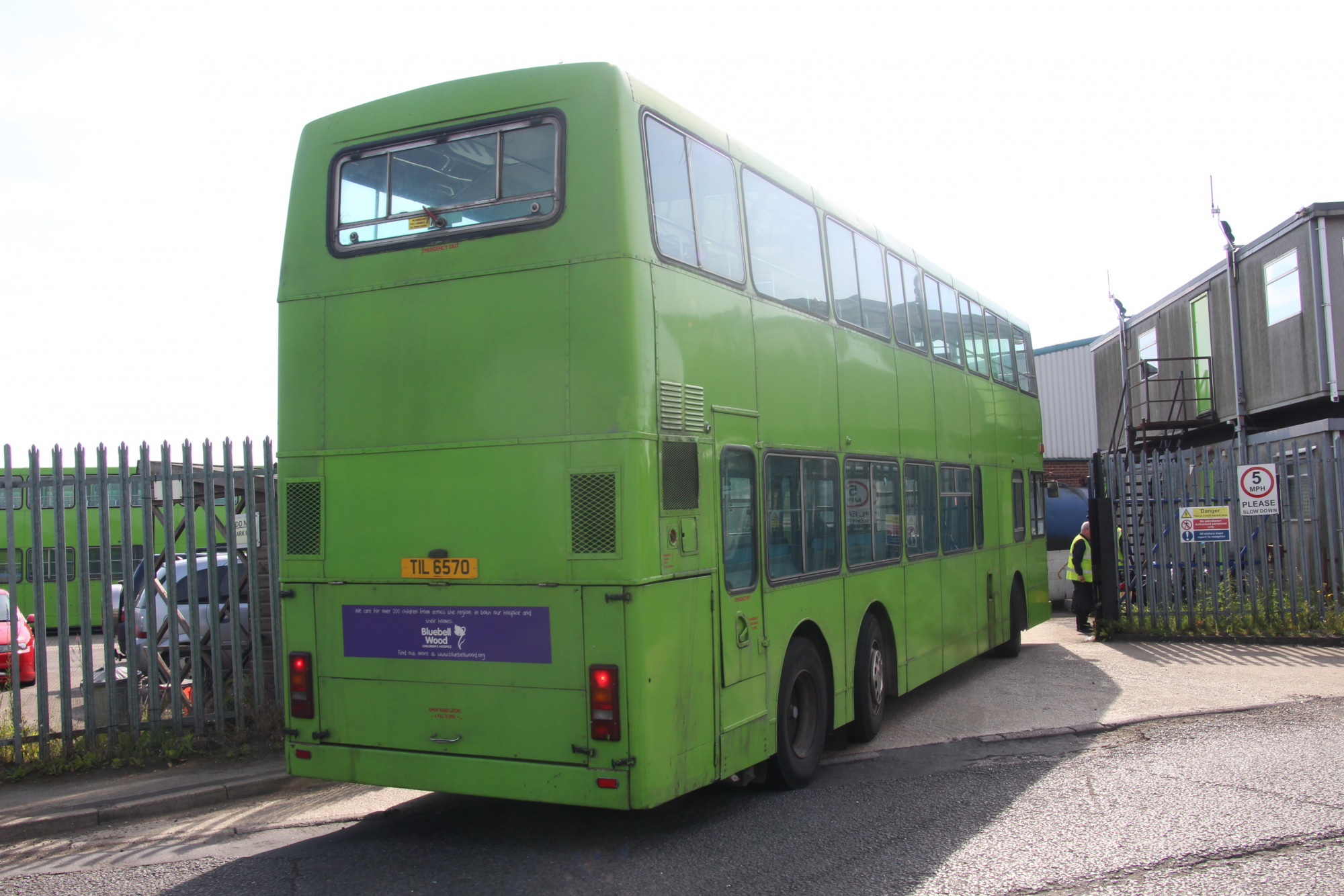 上年六月英格兰south yorkshire brightbus结业前光辉岁月(好多相)