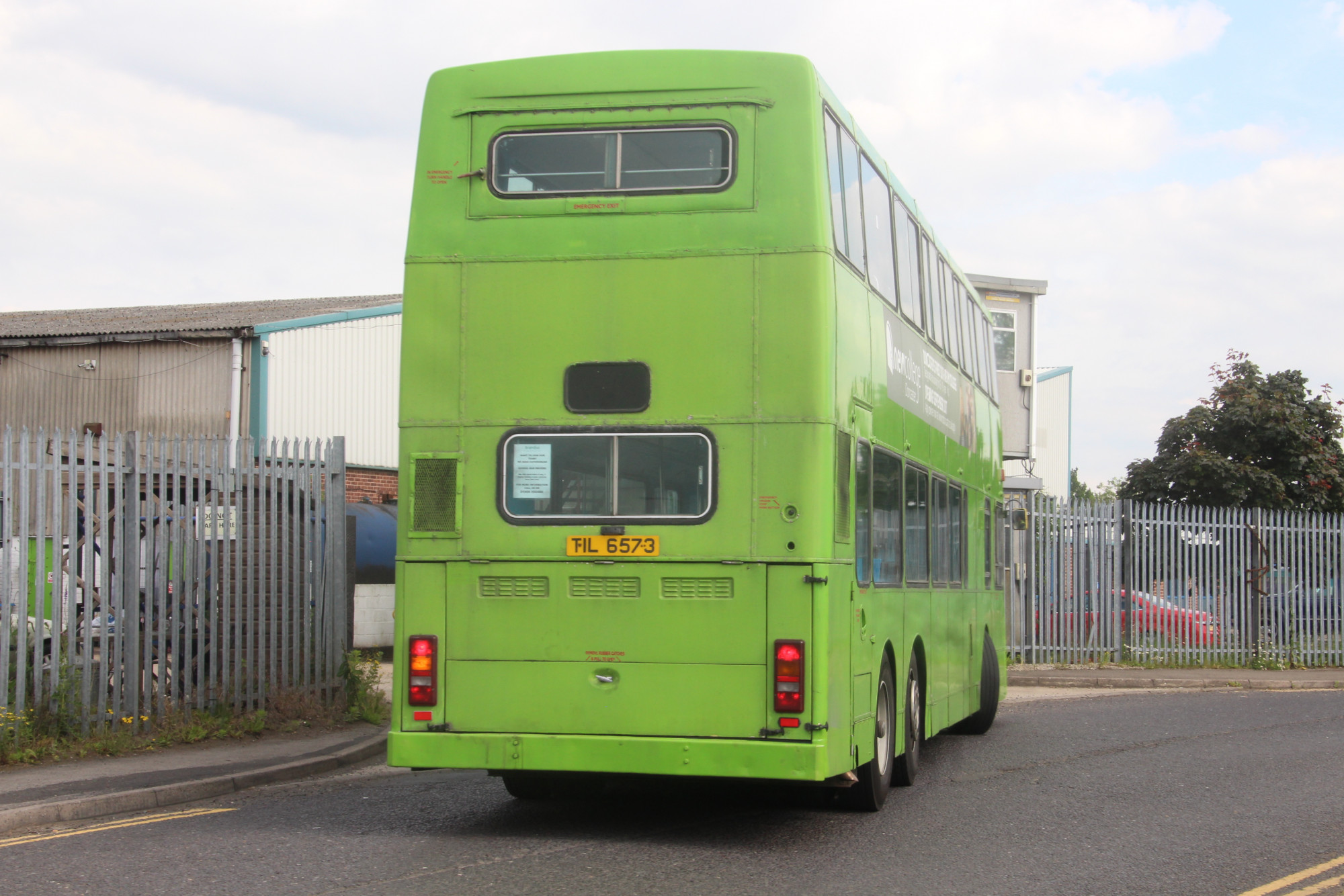 上年六月英格兰south yorkshire brightbus结业前光辉岁月(好多相)