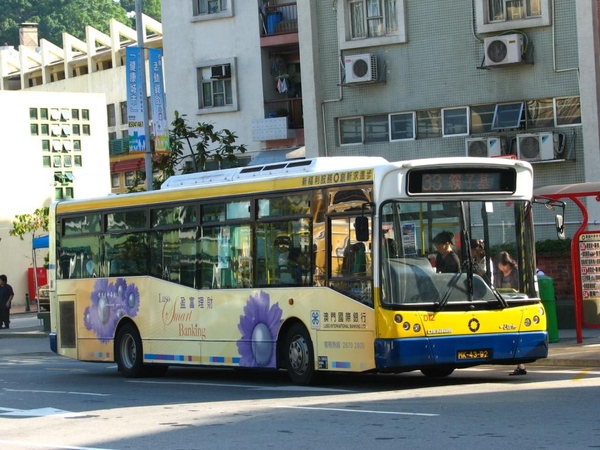 bus19063.JPG
